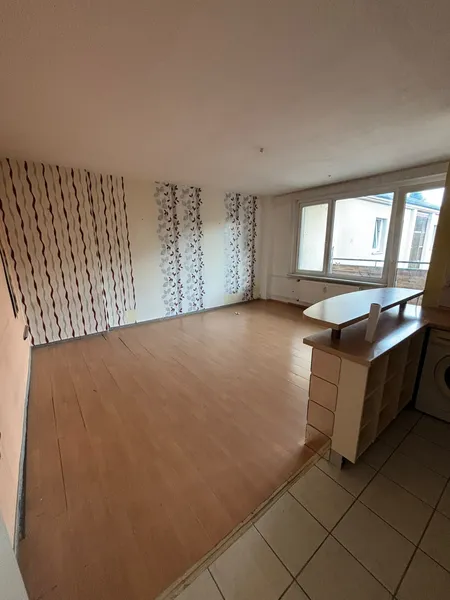 1,5 Zimmer Wohnung mit Balkon in Szenelage — photo 1